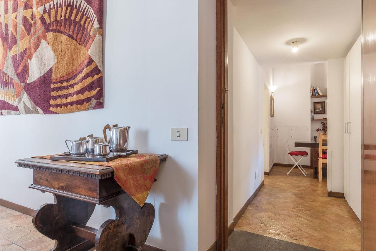 By The Charming Piazza Navona - Fromhometoروما المظهر الخارجي الصورة