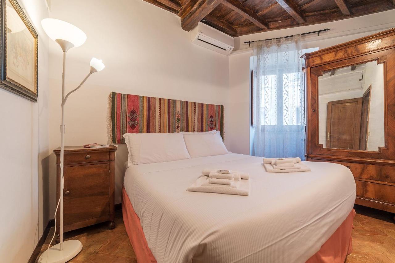 By The Charming Piazza Navona - Fromhometoروما المظهر الخارجي الصورة